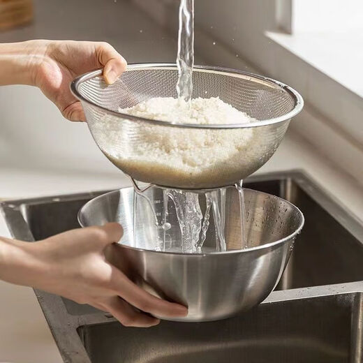 Hanboko 304 stainless steel drain basket two-piece set of leaky basin for washing vegetables, fine hole drain basket for leaking water, rice washing artifact, leaking mesh toothpaste, draining artifact, 28CM basin + 28CM drain basket (extra large size)