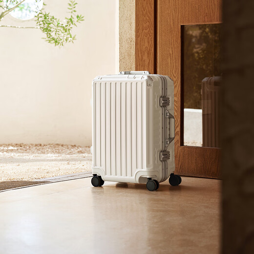 漫游行李箱拉杆箱大容量男女旅行箱铝框密码皮箱子珍珠白24英寸