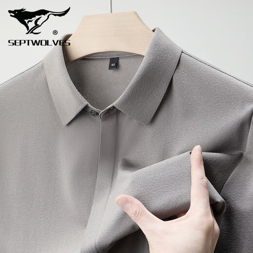 Siete Wolf Mulberry Silk Camiseta de manga corta Summer New Casual Business No Camiseta No planchado solapa de mediana edad Top 6913 azul marino 4xl 195/135