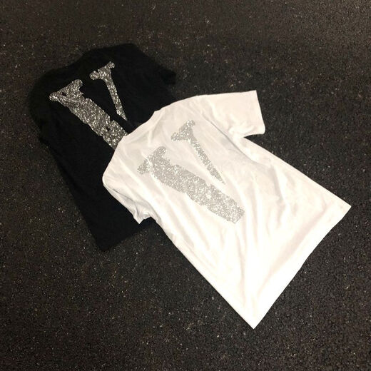 Vlone Back-Hot Diamond Big V Kurzärmelte P0P Up Guerilla Store Limited Style Männer und Frauen-Strass-Steinpaar T-Shirt 6198 Schwarz S