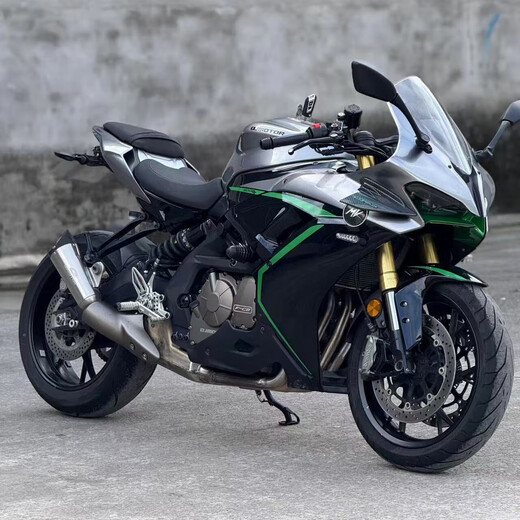 Second-Hand New Qianjiang QJ Rennen 600 Vierzylinder wassergekühltes schweres Motorrad mit großer Straßen-Sportwagen-Party Rennen Frühlingsbrise 675SR Motorrad rot