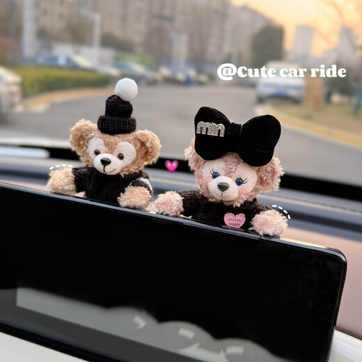 Yusenyi 2025 Zentralkontrollbildschirm Papa Shirley Mei Car Innenzubehör Ornamente Display Bildschirmdekoration Süße Frauen Ornamente Schwarzer Pullover Dafei