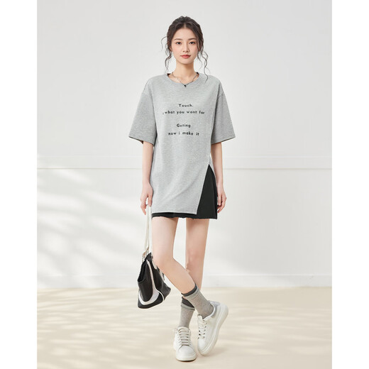 IEF/AIYIFU 2025 Sommer New American Casual Style Letter Print unregelmäßiger Saum vielseitiger mittelgroßer T-Shirt Grau gleich Größe