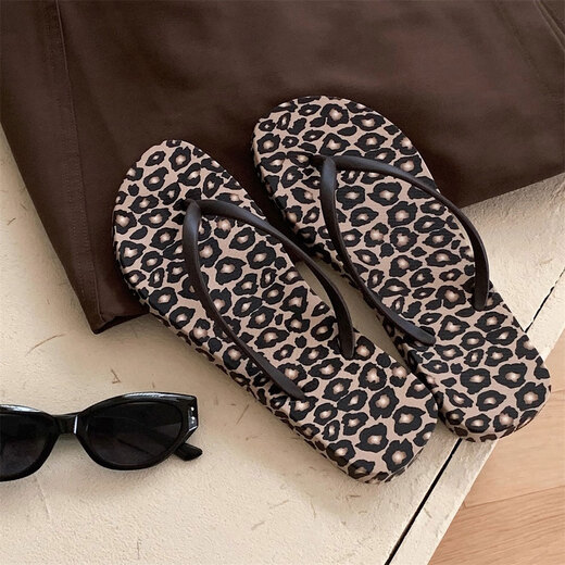 Xinnan beach vacation flip-flops for women ins European and American style leopard print summer net infrared wear flip-flops for bathing sandals flip-flops 38-39 wedge heel 4cm