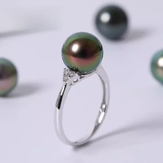 Fat Donglai purchased the same Tahitian black pearl ring, aurora malachite green 18 gold diamond, round seawater pearl, malachite green pearl 10mm