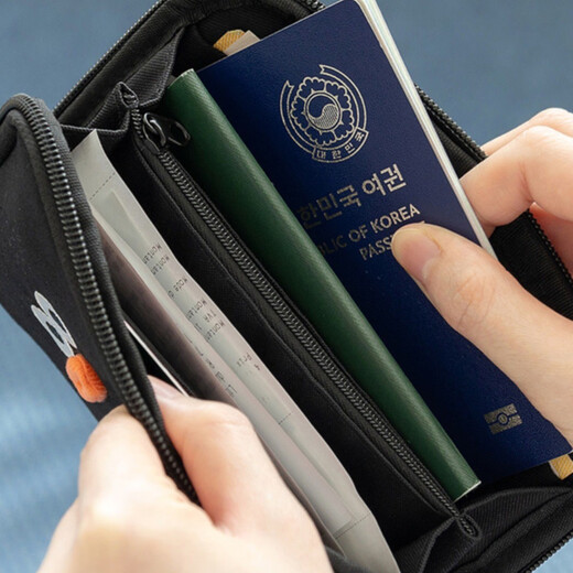 国romane可爱全家出游多隔层旅行护照包证件卡夹现金票据收纳包 护照包小狗