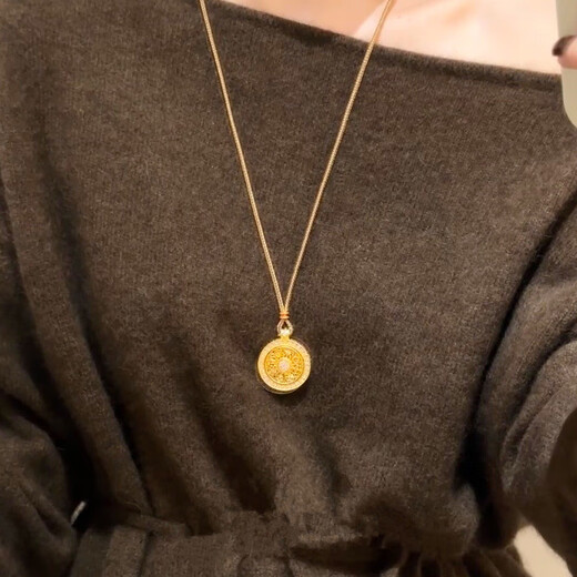 Feng Feili 18K gold-plated and diamond-encrusted rotatable eight-treasure compass necklace, new Chinese style high-quality Mother's Day gift, large diamond-encrusted eight-treasure compass pendant, free wishful rope