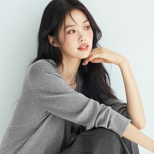 伊芙丽桑蚕丝羊毛韩系披肩宽松减龄少女感针织衫女2025秋季新款 灰色 L
