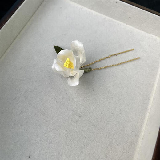Shantou Lincun丨Handmade white rose丨Original design national style intangible cultural heritage velvet flower brooch for women high-end white rose brooch