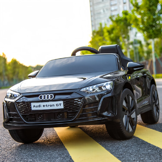 Das von Youka Audi autorisierte Kinder-Elektroauto mit Allrad-Fernbedienung kann auf dem Allrad-Fernbedienungsauto des Babys sitzen. Luxuriös rot lackiert + weiche Räder + Ledersitz mit Allradantrieb + Doppelfernbedienung + Bluetooth-Musik und -Beleuchtung. Standard-Lithiumbatterie mit 18000 mA Aluminiumgehäuse