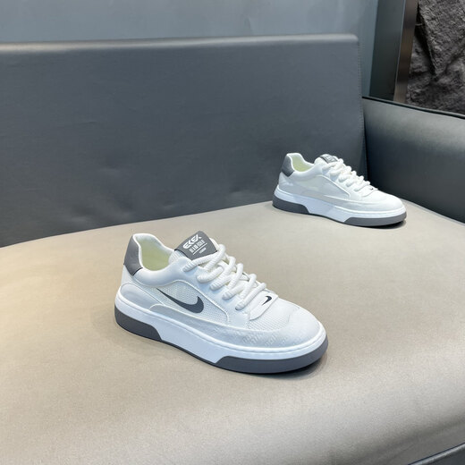 Hong Kong Counter Compras de compra Fashion Versátiles de moda Sports zapatos deportivos gruesos zapatos casuales de hombres cómodos y transpirables zapatos para hombres blancos y negros 88-759 Seleccione el tamaño de los zapatos deportivos para tomar una capa de una sola capa 38 de tamaño pequeño 38