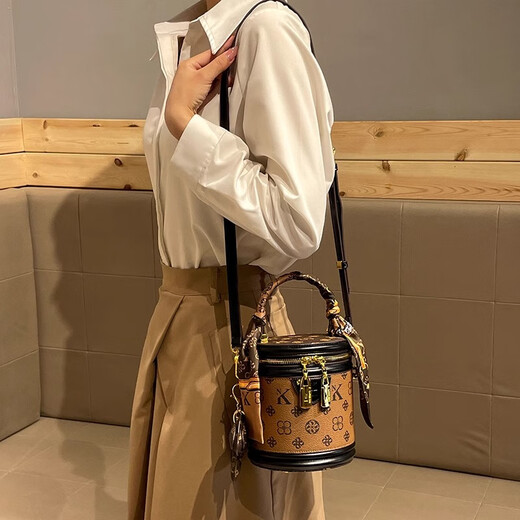 ESDS香港品牌包包女包2025新款轻奢复古法棍水桶包单肩斜挎时尚小圆包 大号NK/拼色（专柜礼盒套装）