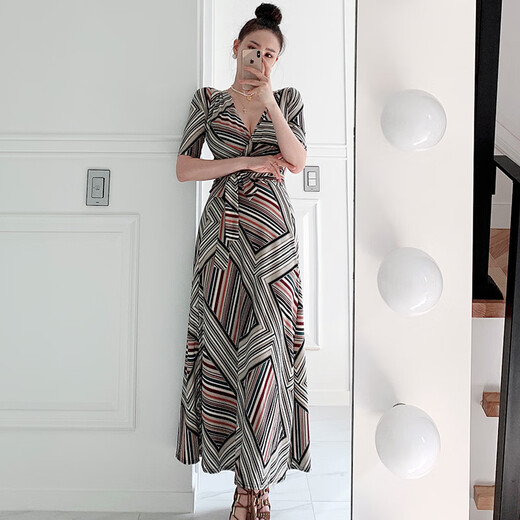 
Poresno wrap skirt one-piece dress Celebrity same long skirt makes you look slim and sexy, V-neck waist-closing slit print 3291 M All size