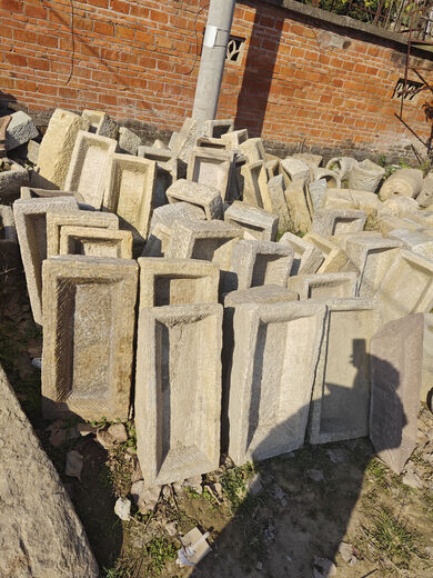 Old stone trough, pig trough, manger, fish tank, flower pot, outdoor courtyard stone wash basin, old parts, landscaping flow set, millstone newly dug mahogany heart stone basin