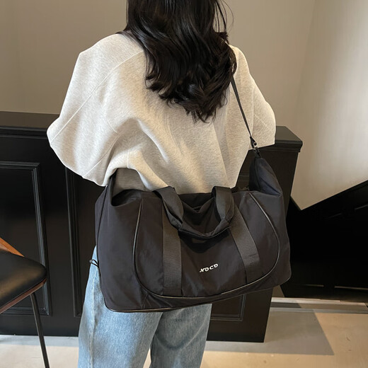 Neue Kurzstrecken-Reisetasche für Frauen mit großer Kapazität Leichtes Duffle Bag Fitness Bag Expansion Vielseitiger Modetrend-Crossbody-Tasche Schwarzer regulärer Stil