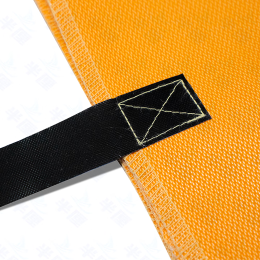 Half-centimeter fire blanket 1.2m*1.2m silicone fiberglass national standard fire blanket fire protection industrial commercial kitchen home hotel office building fire escape heat insulation flame retardant high resistance silicone fiberglass cloth 1.2m*1.2m