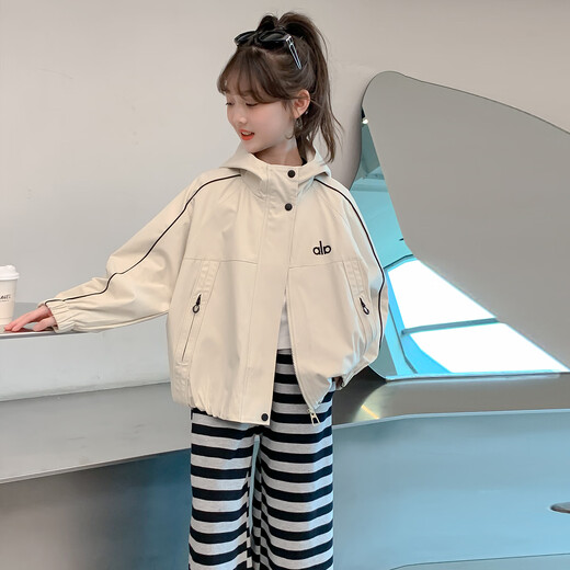 Guai Nicao Girls's Hover Spring и осень -стиль 2025 Новая модная детская одежда средняя крупная детская одежда Топ детская одежда с капюшоном.