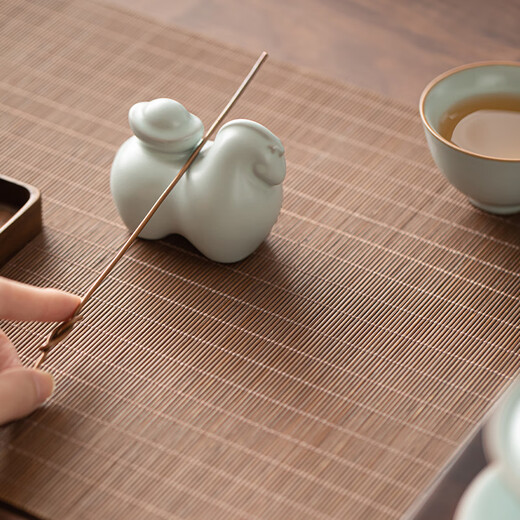 SUSHI CERAMICS Ru kiln is an instant success, tea pets, tea sets and accessories are affordable