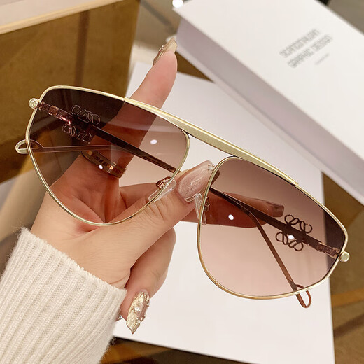 Nuevas gafas de sol de metal para mujeres Gafas de sol Sense Soles Hollow Gasas Hollow Marco de protección solar de hombres europeos y americanos Gafas para conducir 9898 Té completo