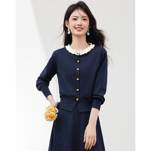 Xin Feiyu fashionable temperament salt knitted cardigan women's autumn and winter 2025 new bottoming shirt for age reduction, western style loose slimming top