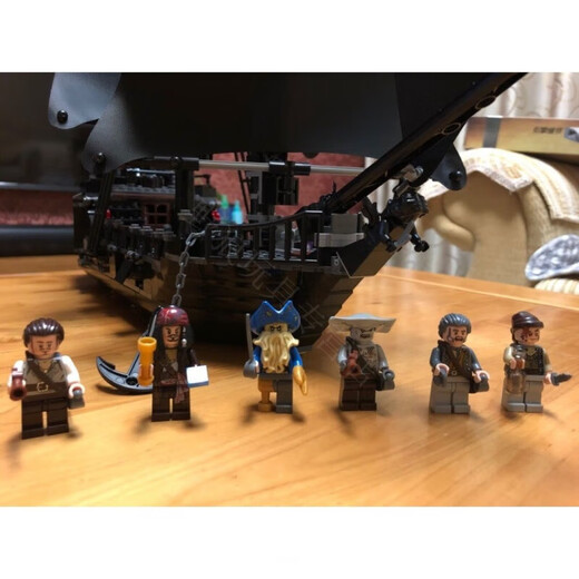 Victoria de frijoles mágicos Victoria Black Pearl Building Blocks Modelo de Piratas Caribe Compatible con LEGO Toys Toys Boys Biets Birthday Birthday Pearl-854 Grano + 2 metros Luz decorativa