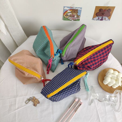 Fan Yejia Ins Estilo de cosmético portátil Bag de almacenamiento Gran capacidad Aterrados de tocador Cosméticos y bolsas misceláneas para mujeres Bolsa de maquillaje a cuadros verdes
