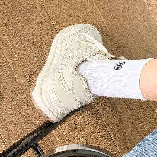 Winter new lightweight thick-soled sports shoes for women 2025 new Chinese chic casual running dad shoes beige upgraded version 35 rapid delivery within 24 hours