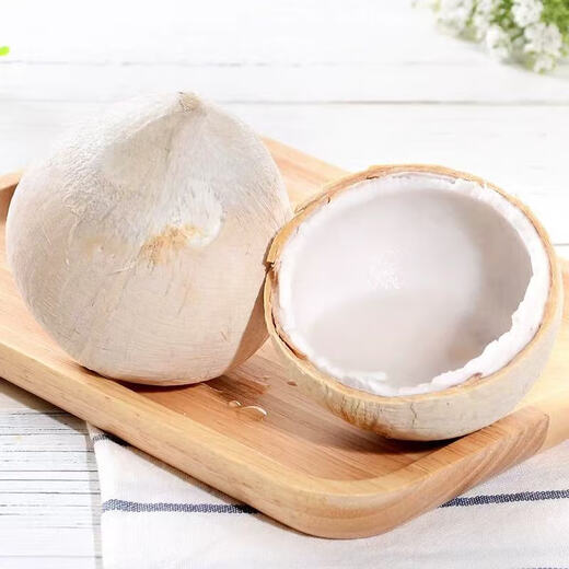 Thailand imported small milk coconut royal Dannen Saduo perfumed coconut chicken soup old coconut fresh fruit for pregnant women 2 capsules 350-400g
