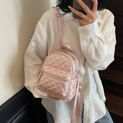 Backpack 2025 Nouveau diamant haut de gamme à la mode à petite capacité Simple Schoolbag Niche polyvalent Commu au backpack Out Pink