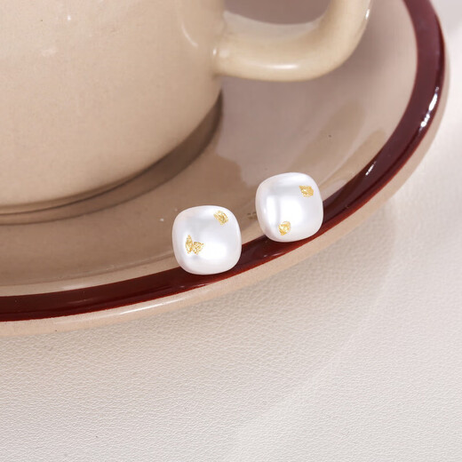 OIDSG old phoenix simple and atmospheric white pearl gold foil embellished earrings silver needle temperament earrings niche earrings women E16778E flowers