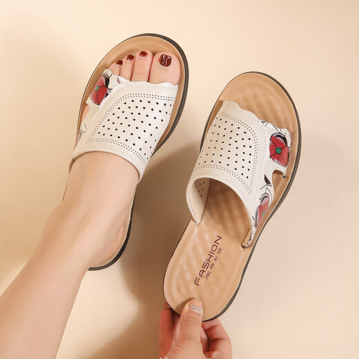 Specht-Mutter-Hausschuhe für Frauen im Sommer tragen echte Lederweiche Sohle mit mittleren Alters Sandalen flache Nicht-Schlupf-Sandalen für mittlere und ältere Menschen großer Größe 1278 Beige 35