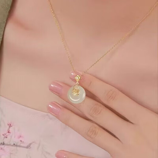 Safe and prosperous sterling silver high-end necklace small blessing clavicle niche design birthday girlfriend Valentine's Day mom gift Good Luck Xiangyun safe buckle necklace