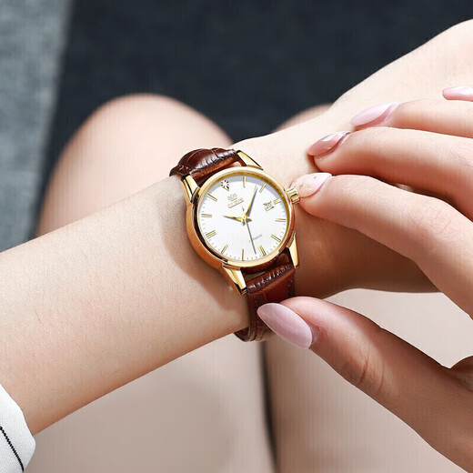 Des montres de couple de marque Olevs, une paire de montres mécaniques entièrement automatiques pour hommes et femmes, imperméables et lumineuses, offrant un cadeau d'anniversaire pour le petit ami et la petite amie. Le couple blanc regarde 6629 [né une paire]