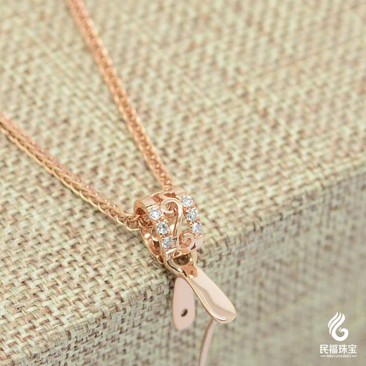 Micro-gift 18k gold buckle hollow filigree stone jade pendant button rose gold jade pendant clip buckle melon seed buckle 18k gold