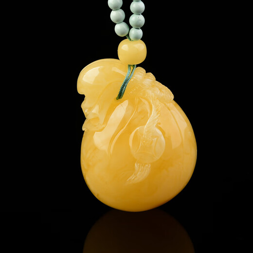 Summer natural amber beeswax pendant, beeswax horseshoe beads with turquoise chain pendant, high-end fashion gift, beeswax money bag, turquoise with chain style