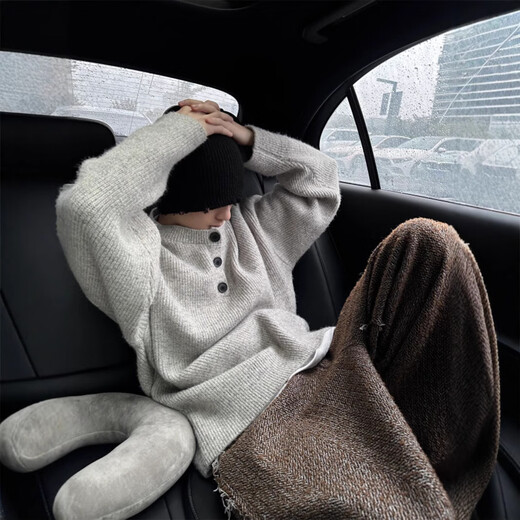 Lazy high-end Henley collar sweater for men in autumn and winter, Korean trendy brand design pullover soft waxy sweater top, light gray 2XL