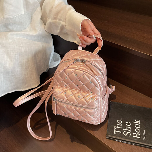 Backpack 2025 Nouveau diamant haut de gamme à la mode à petite capacité Simple Schoolbag Niche polyvalent Commu au backpack Out Pink