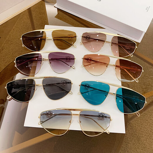 Nuevas gafas de sol de metal para mujeres Diseño Gafas de sol Sense Gafas huecas Marco para protección solar de hombres europeos y estadounidenses Gafas conductoras 9898 Té gris