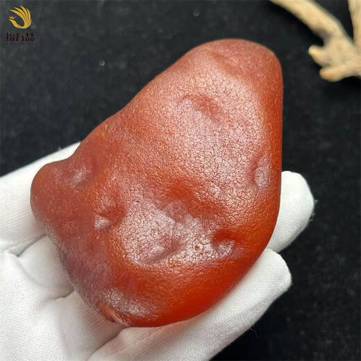 Fuwanzhe natural beeswax raw stone genuine handle piece raw amber red leather full leather pendant 72.18g