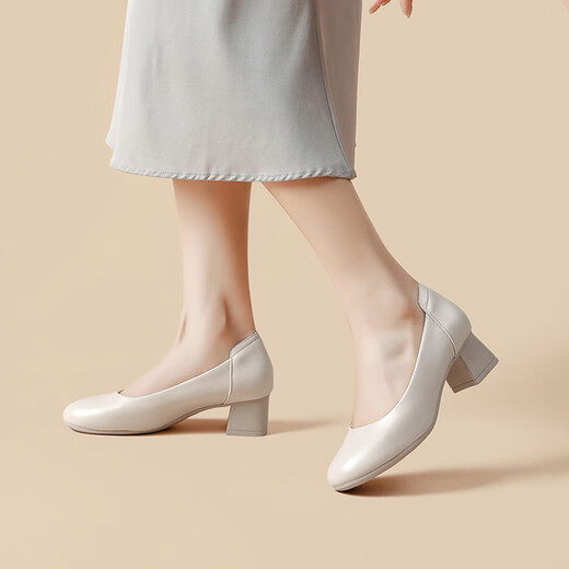 
Dadong (dusto) light-mouthed shoes women's shoes 2025 spring new simple and fashionable round toe hooded feet commuting mid-heel single shoes 1049 beige 34