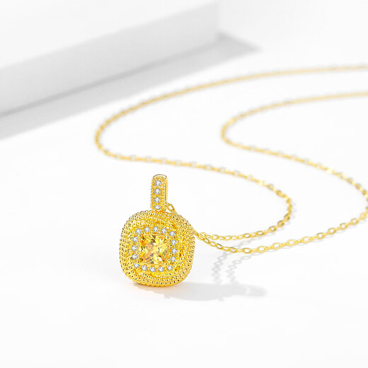 VZZSadhora 18K gold sparkling sugar cube necklace for women niche design temperament versatile K gold pendant clavicle chain 18K gold sparkling sugar cube necklace