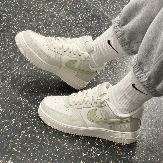 Nike (Nike) Chaussures décontractées Chaussures pour femmes 2025 Summer New Sports Chaussures AF1 Air Force No. 1 Chaussures basse IB3881-001 IB3881-001 Phantom Grey / Light Military Green 38