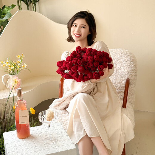 Autumn and winter Class A popular rose bouquet blanket multifunctional rose blanket car office blanket children's towel quilt rose bouquet blanket 150*150cm 99 roses