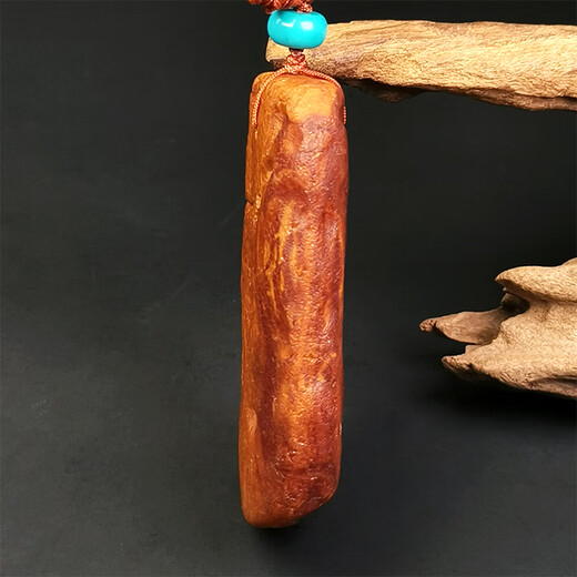 Hupai, one thing, one picture, one certificate, natural beeswax pendant, leather raw stone pendant, full leather Russian material, raw ore, no cracks, pendant 30.26g 66*42*13mm