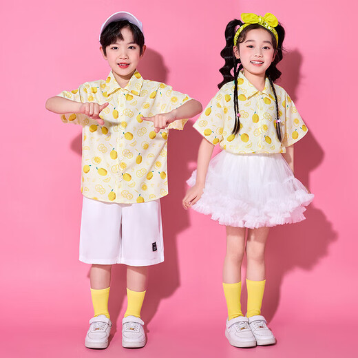 Vêtements de performance pour enfants Group de vêtements de classe de classe primaire Vêtements de danse Hong Kong Shirt Kindergarten Vêtements Graduation Photo Clothing Men's Style = A22 CHIRTE DE COMPE JAUNE + 701 Shorts blancs Taille 130