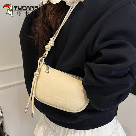 Holzspecker Sommer Super heißer kleiner Tasche für Frauen 2025 Neues lässiges vielseitige Crossbody -Tasche modische einfache einzelne Schulter -Achsel kleine quadratische Tasche Schwarz