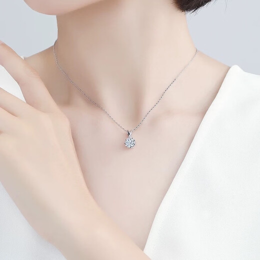One carat moissanite diamond necklace 925 pure silver girl clavicle chain snowflake pendant birthday gift for girlfriend