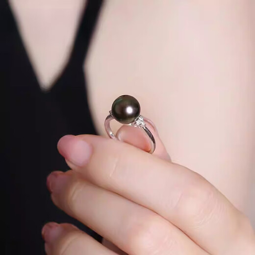 Fat Donglai purchased the same Tahitian black pearl ring, aurora malachite green 18 gold diamond, round seawater pearl, malachite green pearl 10mm