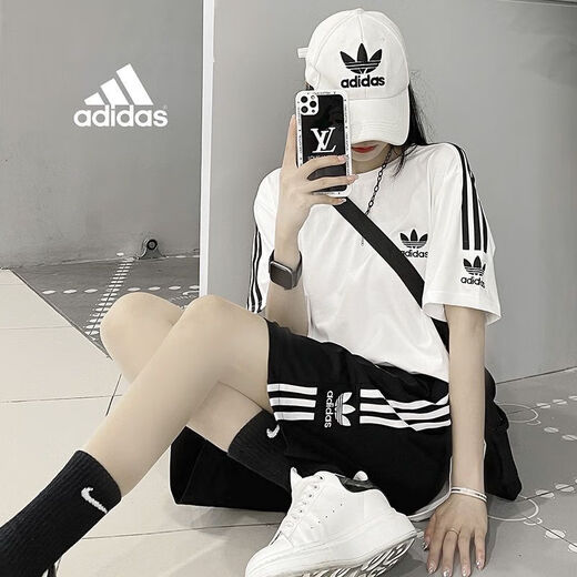 
Adidas Clover New Pure Cotton Sports Set Men and Women Summer Couple Embroidery Casual Round Neck T-Shirt Shorts Two-Piece Set 9889 Summer Couple Embroidery T-Shirt Shorts Two-Piece L[90Jin[Jin is equal to 0.5 kg]-110Jin[Jin is equal to 0.5 kg]]
