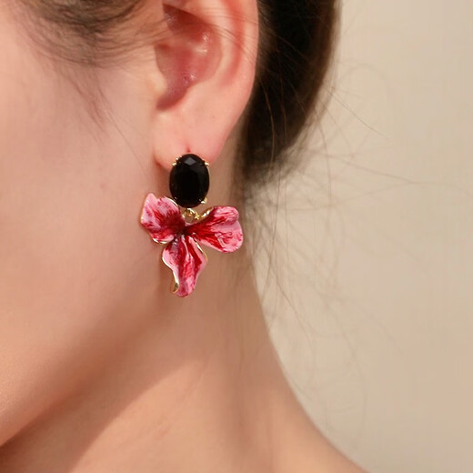 Qlady iris flower earrings female temperament high-end red earrings women 2025 new light luxury silver needle earrings birthday gift